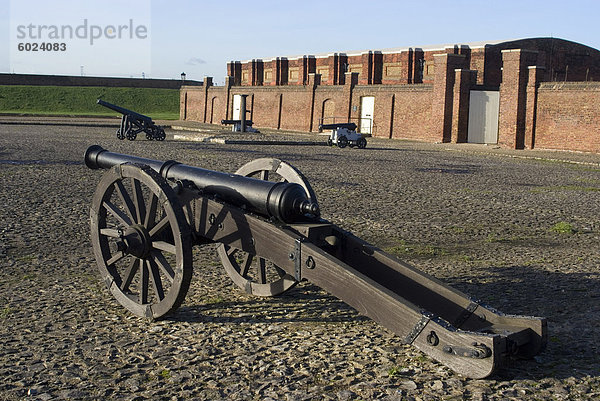 Kanone in Tilbury Fort aus dem 16. bis ins 20. Jahrhundert  Tilbury  Essex  England  Vereinigtes Königreich  Europa verwendet