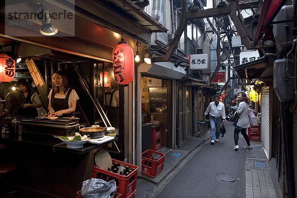 1940er Jahre Ära Omoide Yokocho (Memory Lane) Restaurant Allee Bezirk Shinjuku  Tokio  Japan  Asien