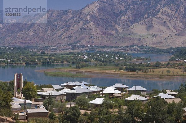Die Stadt des Nurek nahe Nurek-Staudamm  Tadschikistan  Zentralasien  Asien