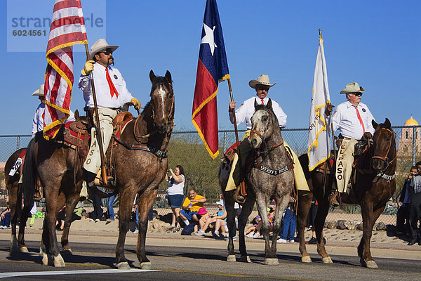 El Paso Sheriff Posse  Tucson Rodeo Parade  Tucson  Arizona  Vereinigte Staaten von Amerika  Nordamerika
