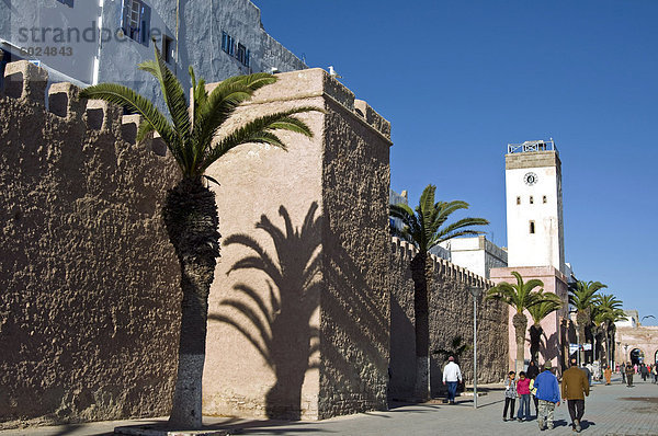 Blick auf die Stadtmauern der Altstadt  UNESCO Weltkulturerbe  Essaouira  Marokko  Nordafrika  Afrika