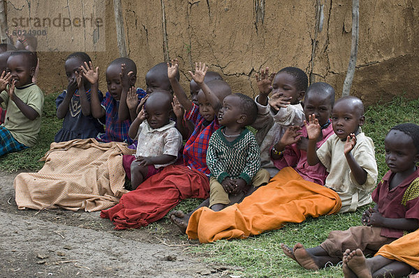 Masai Kinder  Masai Mara  Kenia  Ostafrika  Afrika