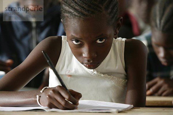 Schulkinder  Garage-Bentenier  Thies  Senegal  Westafrika  Afrika