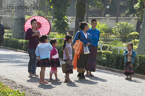 In der Außenanlage des königlichen Palastes  Luang Prabang  Laos  Indochina  Südostasien  Asien