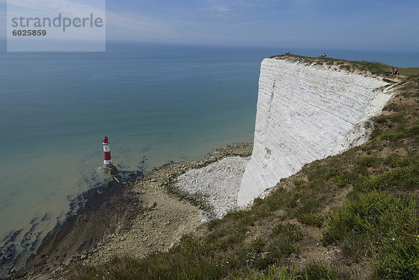 Die Weiße Klippe und Leuchtturm bei Beachy Head  Sussex  England  Vereinigtes Königreich  Europa