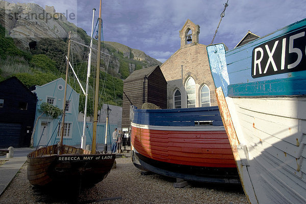 Angeln  Boote und historische Gebäude  Hastings  Sussex  England  Vereinigtes Königreich  Europa