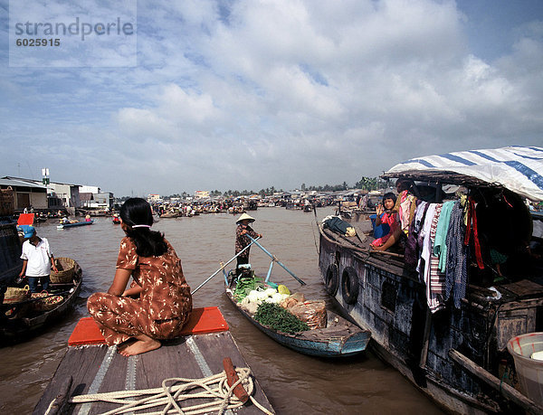 Schwimmender Markt am Mekong Delta  Vietnam  Indochina  Südostasien  Asien