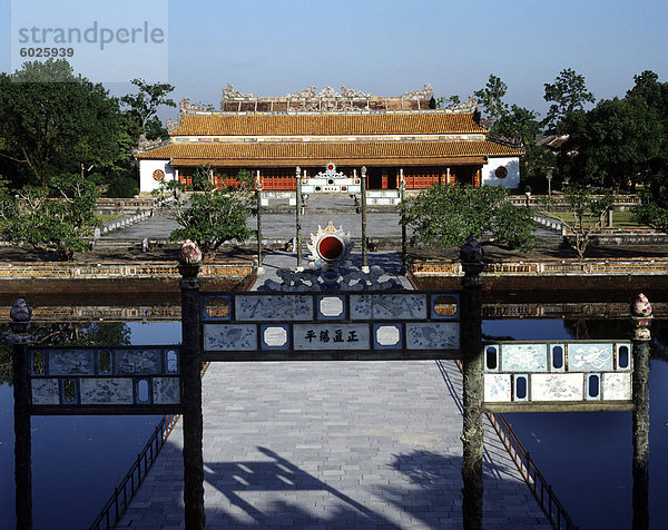 führen Brücke Palast Schloß Schlösser Südostasien Vietnam Asien Zitadelle thailändisch