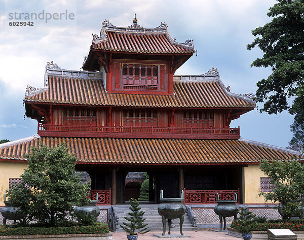 Hien Lam  der Pavillon das glorreiche kommen  die Zitadelle in Hue  Vietnam  Indochina  Südostasien  Asien