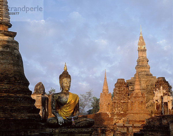 Ruinen des Wat Mahathat  Sukhothai  UNESCO World Heritage Site  Thailand  Südostasien  Asien