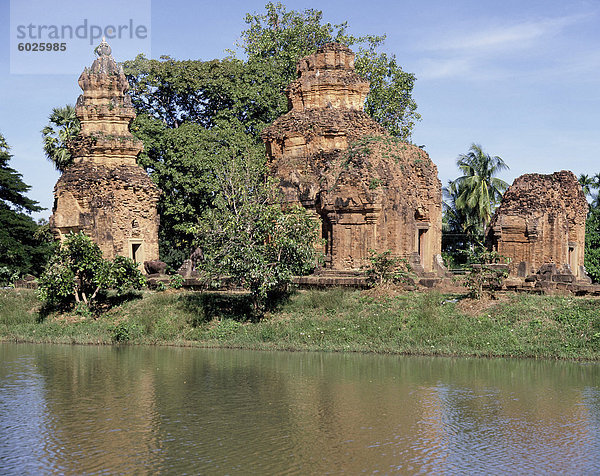 Die überwucherten Khmer Tempel Prasat Si Koraphum  Thailand  Südostasien  Asien