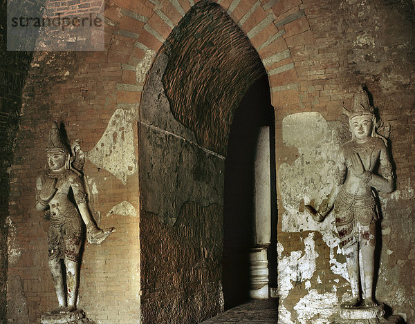 Dvarapalas von Nagayon-Tempel  Bagan (Pagan)  Myanmar (Birma)  Asien
