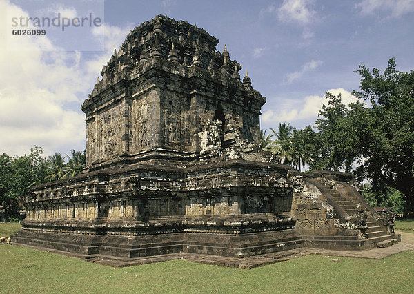 Candi Mendut  erbaut um Palastes  in der Stadt von Muntilan  Magelang District  Yogyakarta  Java  Indonesien  Südostasien  Asien & # 10