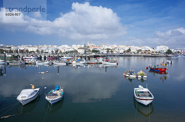 Ansicht Lagos Hafen und Stadt  West-Algarve  Lagos  Algarve  Portugal  Europa