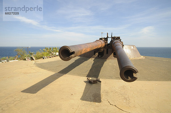 Pistolen  Gorée Insel bekannt für seine Rolle in der Sklaverei  in der Nähe von Dakar  Senegal  Westafrika  Afrika