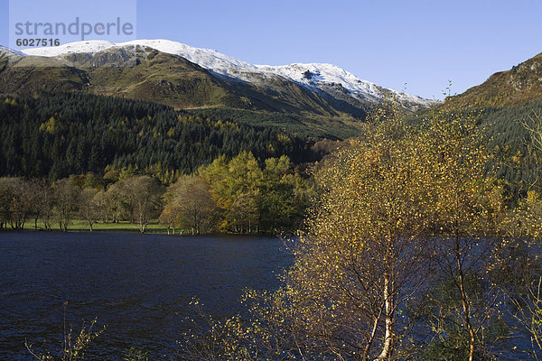 Loch Lubnaig im Herbst  Trossachs  Stirlingshire  Schottland  Vereinigtes Königreich  Europa