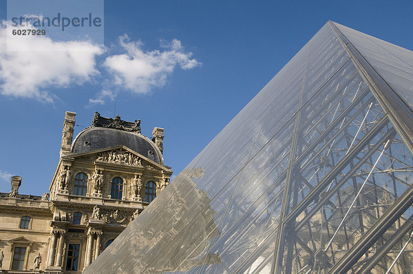 Musée du Louvre und Pei Pyramide  Paris  Frankreich  Europa