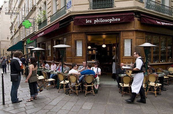 Les Philosophes Brasserie  Rue Vieille du Temple  Marais Viertel  Paris  Frankreich  Europa