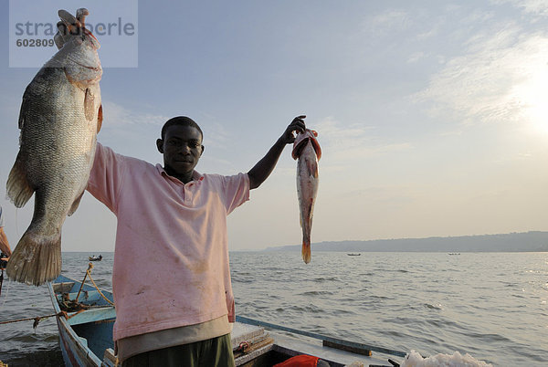 Fischer auf dem Nil  Bukoba  Tansania  Ostafrika  Afrika