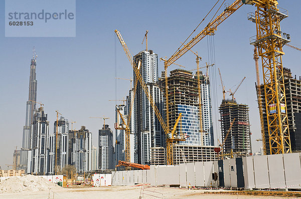 Baustelle entlang der Sheik Zayed Road  Dubai  Vereinigte Arabische Emirate  Naher Osten