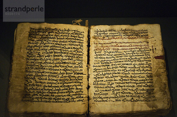 Kodex Sinaiticus Syriacus aus dem 5. Jahrhundert  Kloster St. Katharina  Sinai  Ägypten  Nordafrika  Afrika