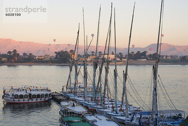 Boote (Feluccas) auf dem Nil  Luxor  Theben  Mittelägypten  Ägypten  Nordafrika  Afrika