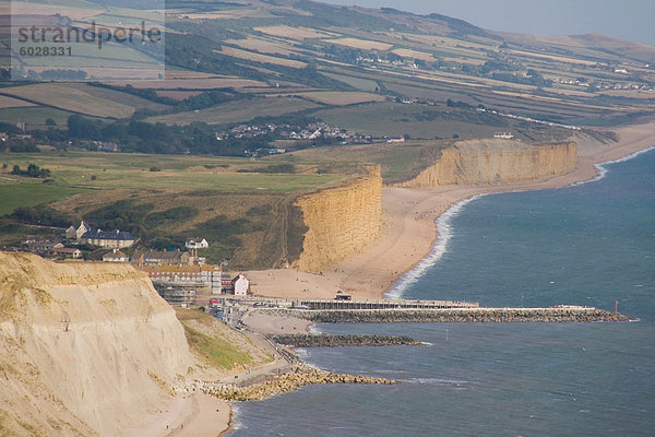 Küstenpfad zu Thornecombe Beacon  Eype Mund  Jurassic Coast  UNESCO-Weltkulturerbe  in der Nähe von Bridport  Dorset  England  Vereinigtes Königreich  Europa