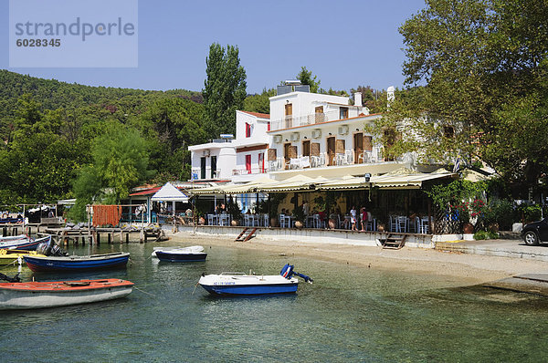 Kleinen Fischerhafen von Agnontas  Skopelos  Sporades Inseln  griechische Inseln  Griechenland  Europa