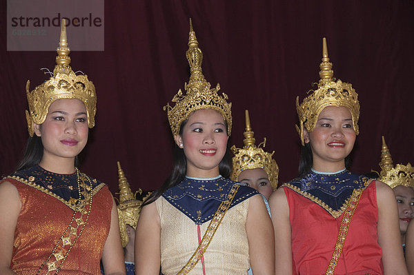 Traditionelle Tänzer  Luang Prabang  Laos  Indochina  Südostasien  Asien