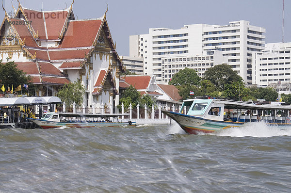 Boote auf dem Chao Phraya River  Bangkok  Thailand  Südostasien  Asien