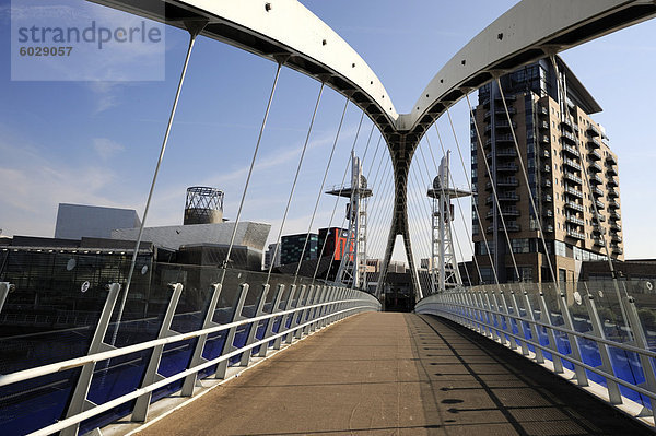 Die Lowry-Brücke über den Manchester Ship Canal  Salford Quays  größere Manchester  England  Vereinigtes Königreich  Europa