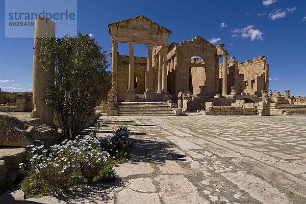 Die Capitol-Tempel (Capitolium)  römische Ruine Sufetula  Tunesien  Nordafrika  Afrika