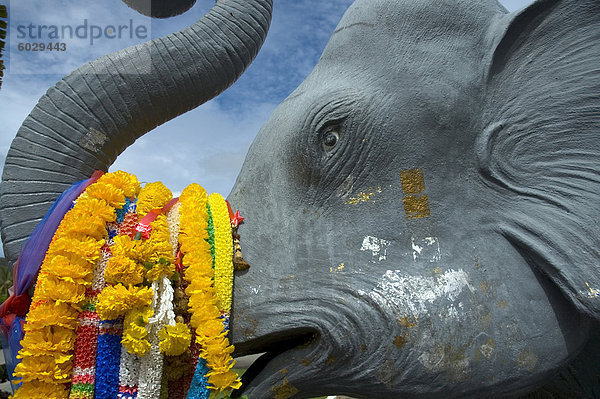 Detail der Elefanten Statue  Chalong Tempel  Muang District  Phuket  Thailand  Südostasien  Asien