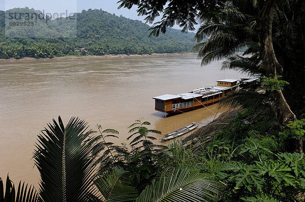 Ufer des Mekong River  Luang Prabang  Laos  Indochina  Südostasien  Asien