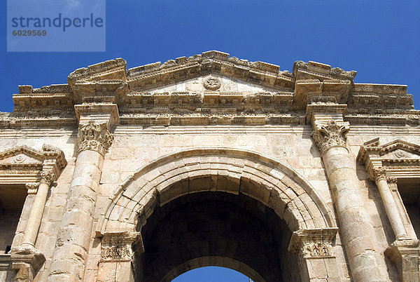 Haupteingang  Hadrian ist Arch  Jerash (Gerasa)  ein Roman Stadt der Dekapolis  Jordanien  Naher Osten