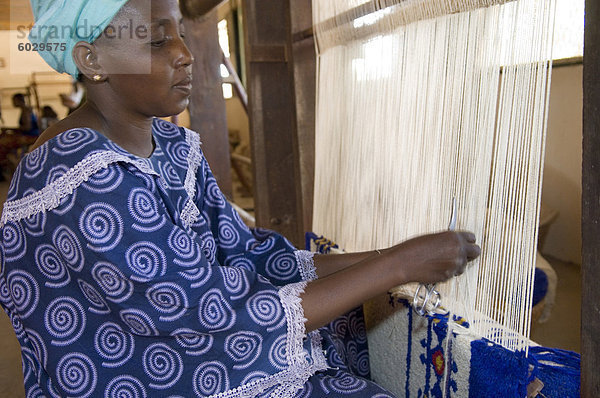 Wolle Teppich Workshop  Nyeleni Dorf  Segou Area  Mali  Afrika