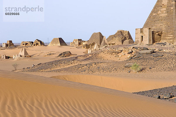 Pyramiden von Meroe  Sudan  Afrika