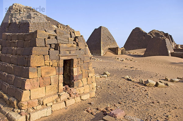 Pyramiden von Meroe  Sudan  Afrika