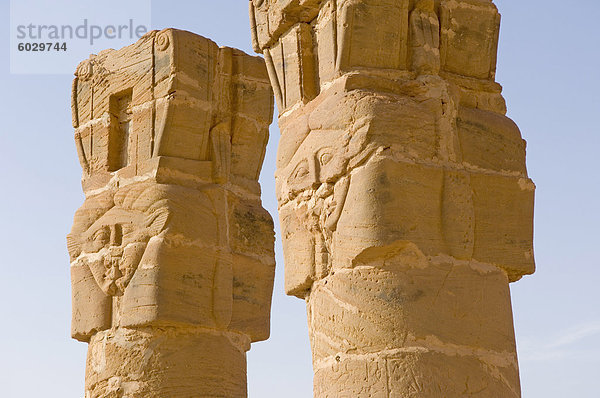 Die ständigen Spalten des Tempels der Göttin Mut am Jebel Barkal  UNESCO-Weltkulturerbe  in der Nähe von Karima  Sudan  Afrika