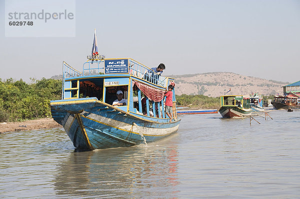 Touristische Boote  Tonle Sap See  in der Nähe von Siem Reap  Kambodscha  Indochina  Südostasien  Asien