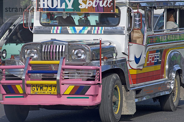 Jeepney  Tagbilaran Stadt  Bohol Island  Philippinen  Südostasien  Asien