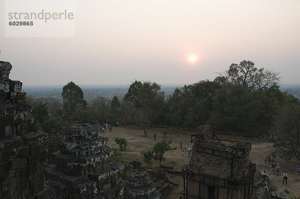 Mountain Tempel des Phnom Bakheng  Angkor  UNESCO Weltkulturerbe  Siem Reap  Kambodscha  Indochina  Südostasien  Asien