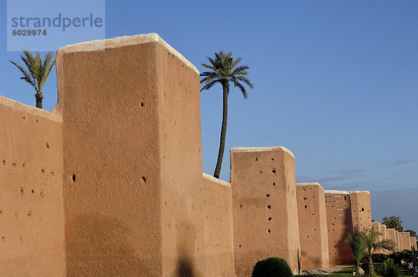 Die Wände der alten Stadt  Marrakesch  Marokko  Nordafrika  Afrika