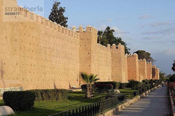 Die Wände der alten Stadt  Marrakesch  Marokko  Nordafrika  Afrika