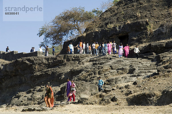 Die Höhlen von Ellora  schneiden Tempel in Fels  nahe Aurangabad  Maharashtra  Indien  Asien