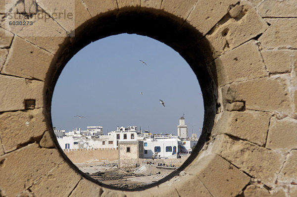 Altstadt am Wasser hinter Wällen  Essaouira  historische Stadt Mogador  Marokko  Nordafrika  Afrika