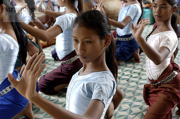 Phnom Penh  Hauptstadt  Schutz  Teamwork  Kunst  Kultur  Südostasien  Vietnam  Asien  Kambodscha