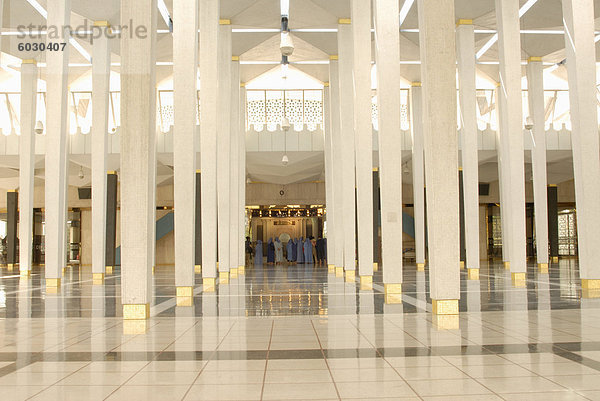 Innenraum Eingangshalle des nationalen (Negara) Moschee  Kuala Lumpur  Malaysia  Südostasien  Asien