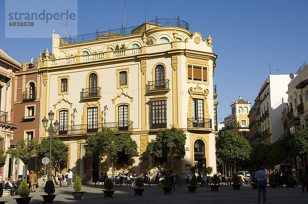 Der berühmte El Giraldillo Restaurant Plaza Virgen de Los Reyes  Santa Cruz Viertel  Sevilla  Andalusien  Spanien  Europa
