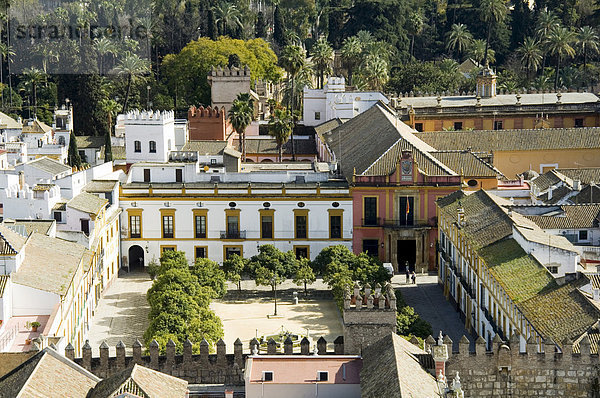 Real Alcazar  UNESCO-Weltkulturerbe  gesehen vom Turm La Giralda  Viertel Santa Cruz  Sevilla  Andalusien (Andalusien)  Spanien  Europa